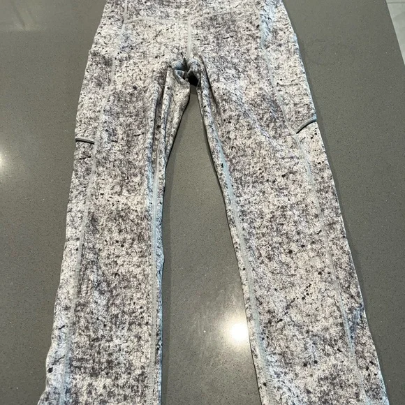 Lululemon speed up Leggings - Picture 10 of 11